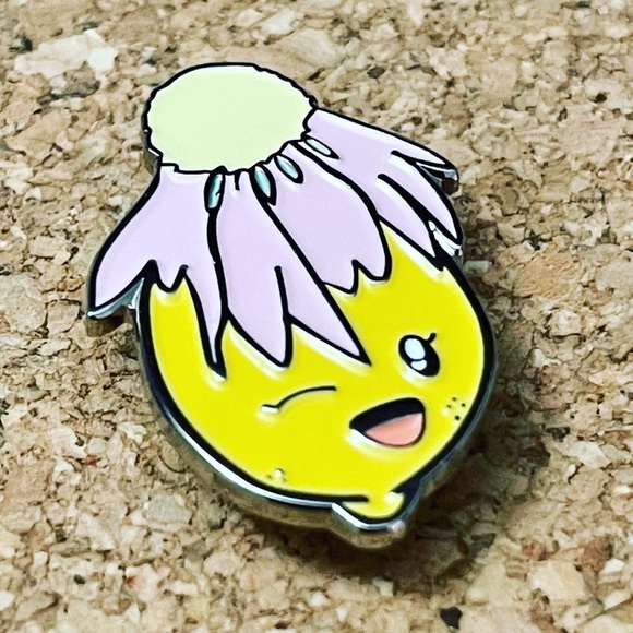 Daisy the Lemon Enamel Pin - Picture 2 of 5